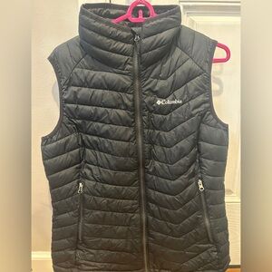 COLUMBIA black quilted vest
